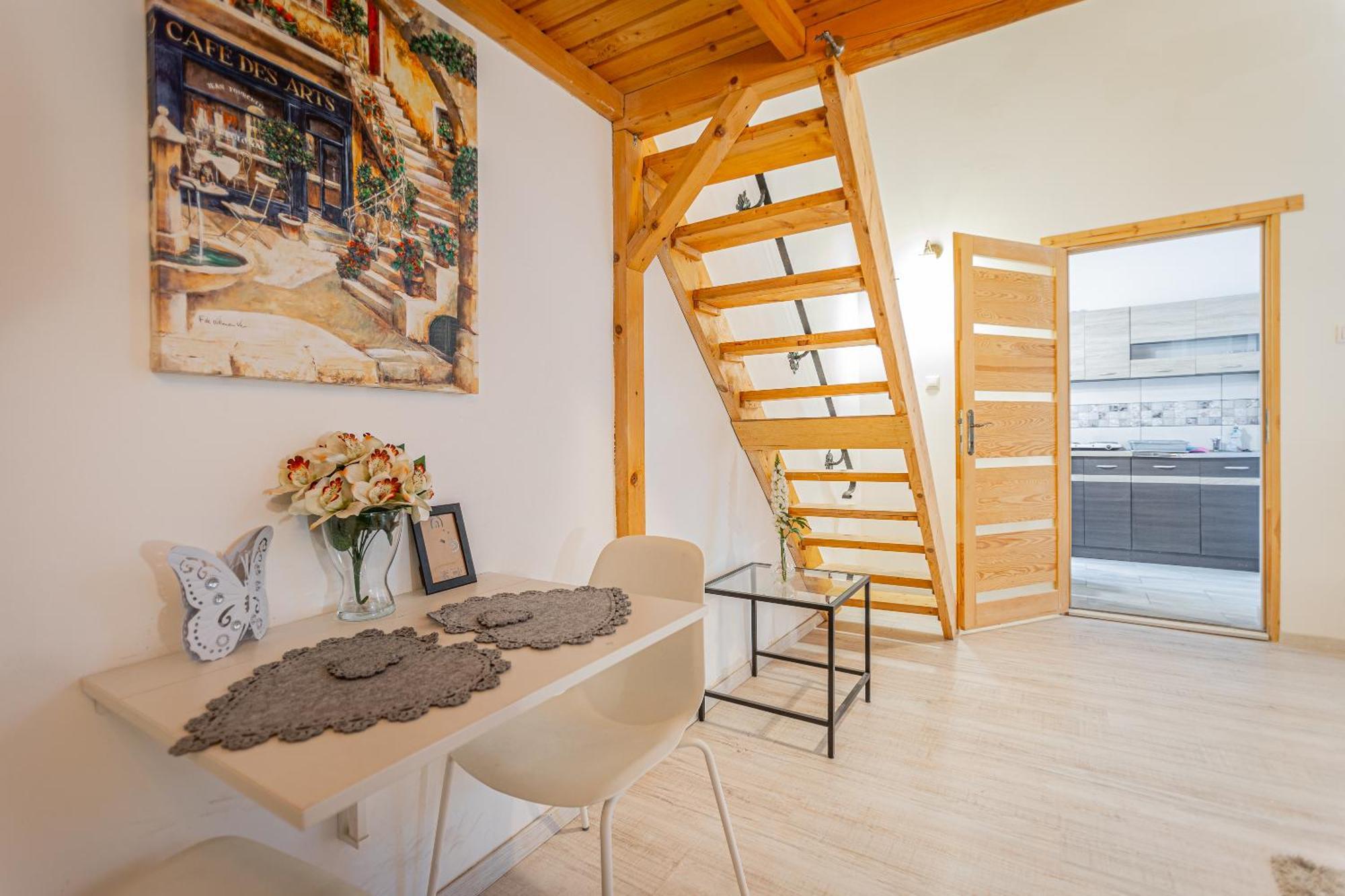 Apartment Cosy Flat With Balcony Budapest